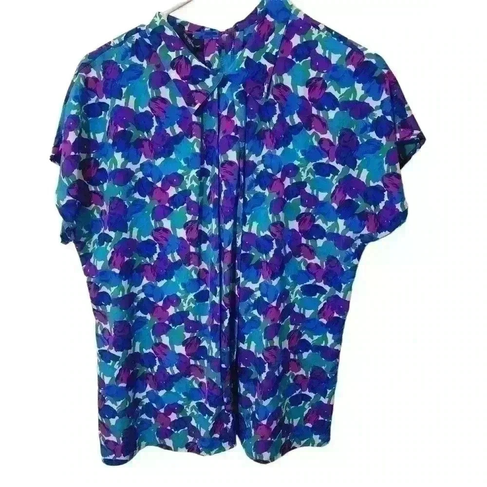 Vintage  David Matthew  high neck  short sleeve button down blouse